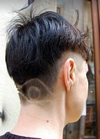 fryzury krótkie - uczesanie damskie z włosów krótkich zdjęcie numer 96
